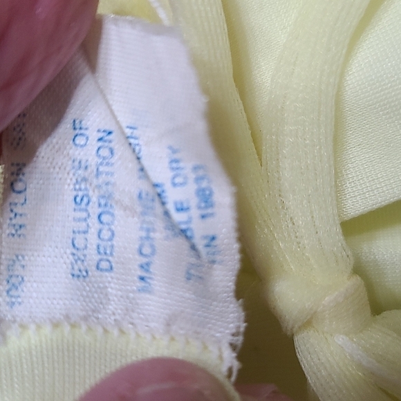 Nancy King Lingerie VTG Robe Light Yellow Nylon. Lacy Trim NO BELT Sz M GUC - Picture 10 of 10